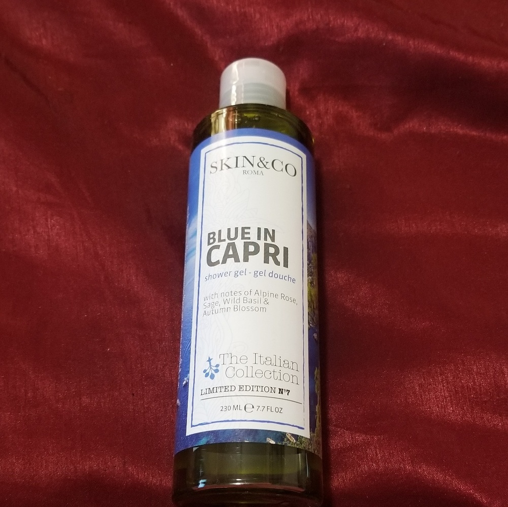 BLUE IN CAPRI shower gel